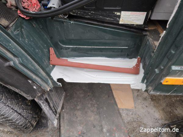Abgeschlossene Schweißvorbereitung am Einstieg Mercedes 711D
