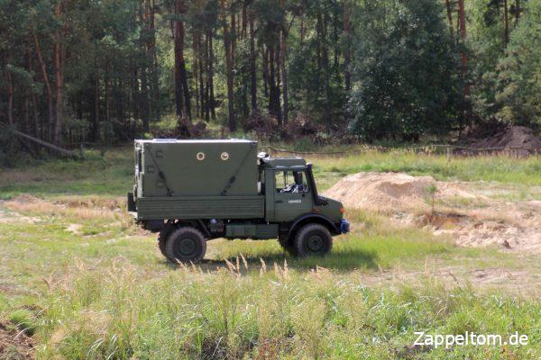Ausgebauter Zeppelin-Shelter FM1 der Bundeswehr auf Unimog U1300L