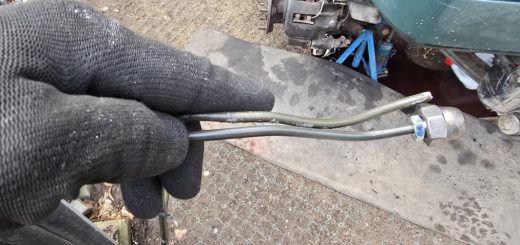 Erste Biegeversuche der Bremsleitung Beifahrer