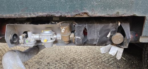 Fahren ohne Abdeckung des Gaskastens