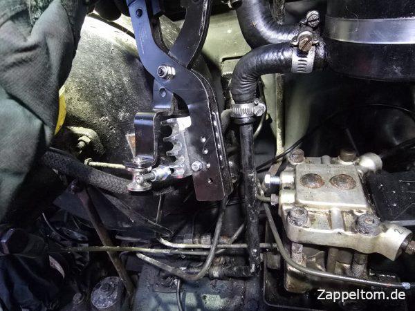 Finale Biegung der Bremsleitung am ABS-Block