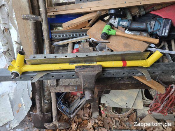 Meine provisorische Gartenkantbank