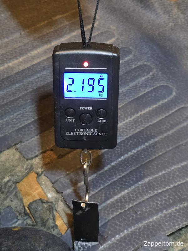 Messung der Zugfestigkeit der Testklebung auf der Fußmatte bei Syntic Total