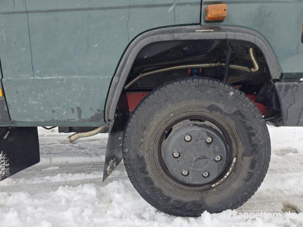 Neue Abgasführung der Webasto Dieselheizung am Mercedes 711D