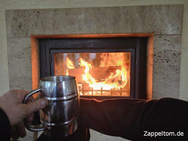 Tee am Kamin