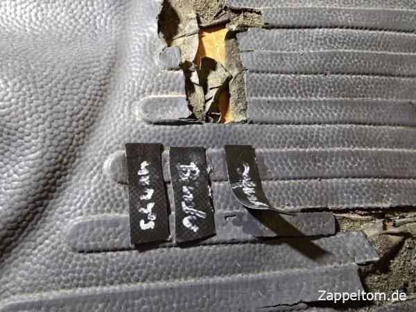 Testklebung auf der Fahrerfußmatte Mercedes 711D