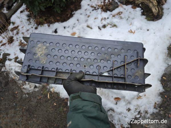 Unterseite Kunststoffverkleidung Einstieg Mercedes T2N