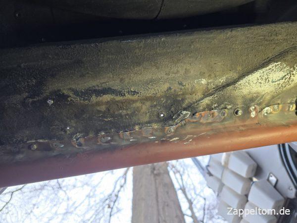 Verschliffene Schweißpunkte Unterseite Einstieg Mercedes T2N