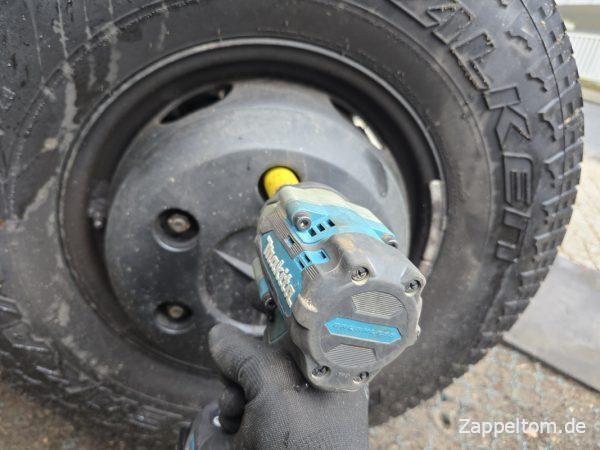Vorderrad abnehmen mit dem Schlagschrauber
