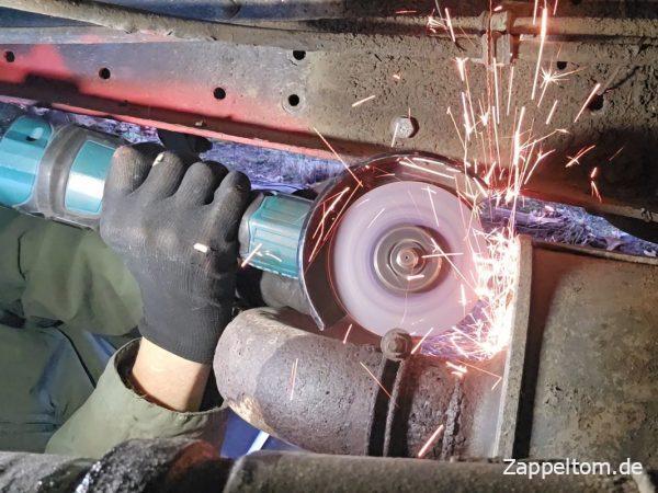 Abflexen der Klemme am Endrohr