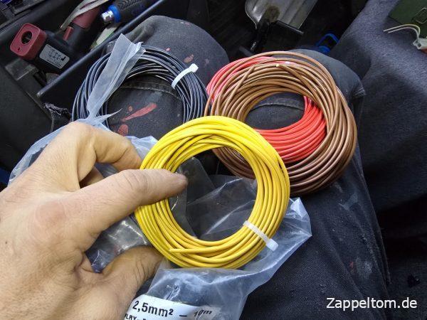 Kfz-Kabel mit unterschiedlichen Farben
