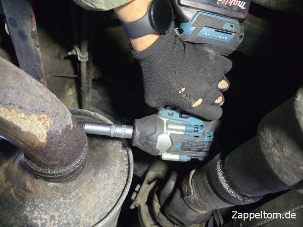 Schlagschrauber scheitert beim Lösen der Klemmschraube am Endrohr