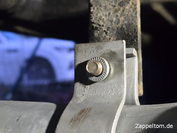 Sichern der Klemmschelle mit Heico Keilsicherungsscheiben