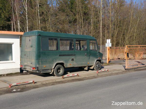 3.500 kg Leergewicht Mercedes 711D Fensterbus mit 50 l Diesel