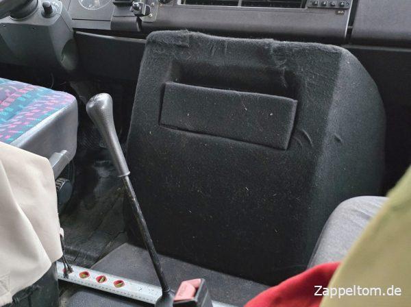 Gedämmte und mit Filz verkleidete innere Motorabdeckung