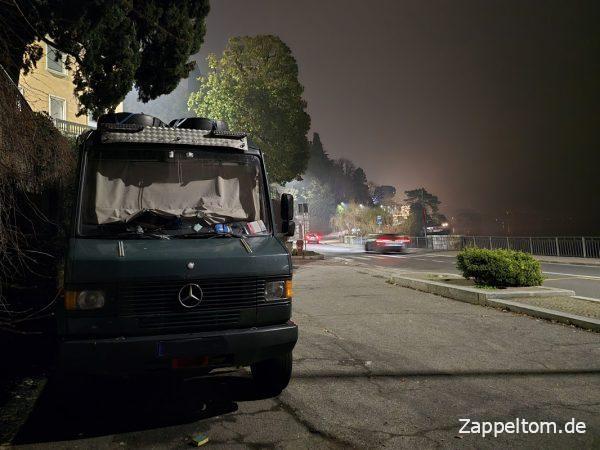Mercedes 711D um 05.45 Uhr am Comer See