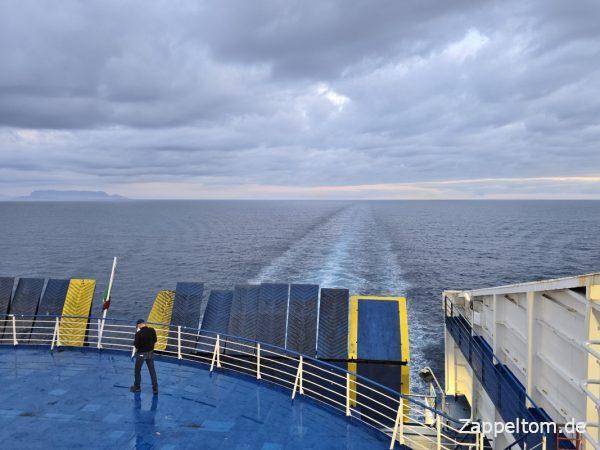 Fähre Genua - Tunis auf dem Mittelmeer vor Sardinien