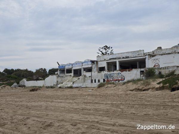 Ruine am Plage de Gammarth