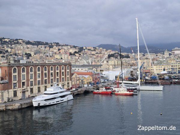 Yachten im Hafen Genua