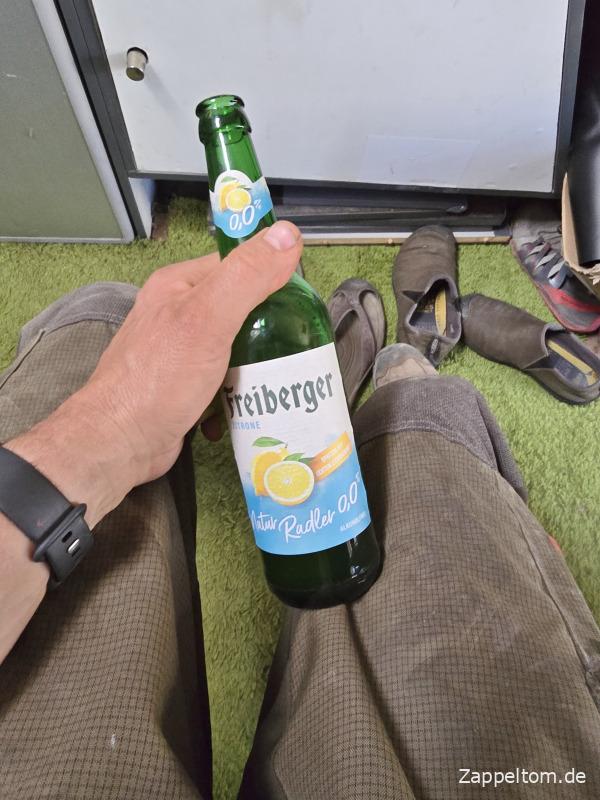 Nach der Wanderung ein Freiberger Radler!