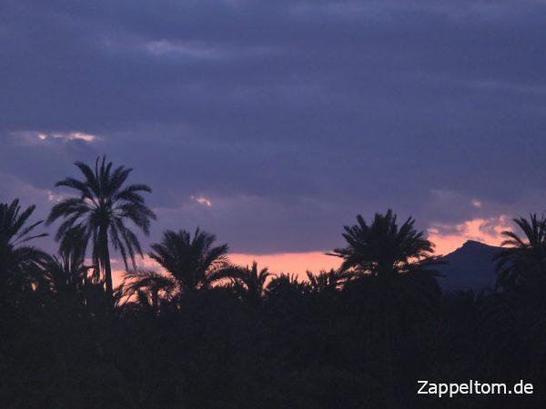 Sonnenuntergang über der Oase Mides (18.53 Uhr)