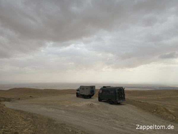 Iveco Daily 4x4 und Mercedes 711D 4x2 auf der Rommelpiste