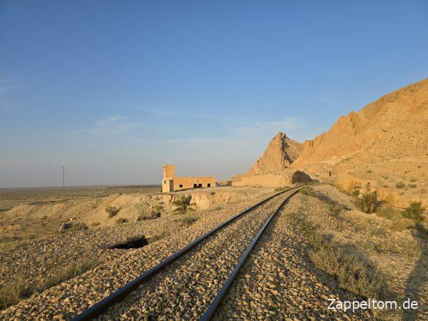 Bahnstation am Eingang zum ersten Tunnel der Seldja-Schlucht