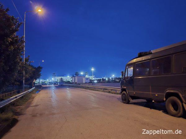 Parken am Flughafen Tunis Karthago bei Nacht Parken am Flughafen Tunis Karthago bei Nacht